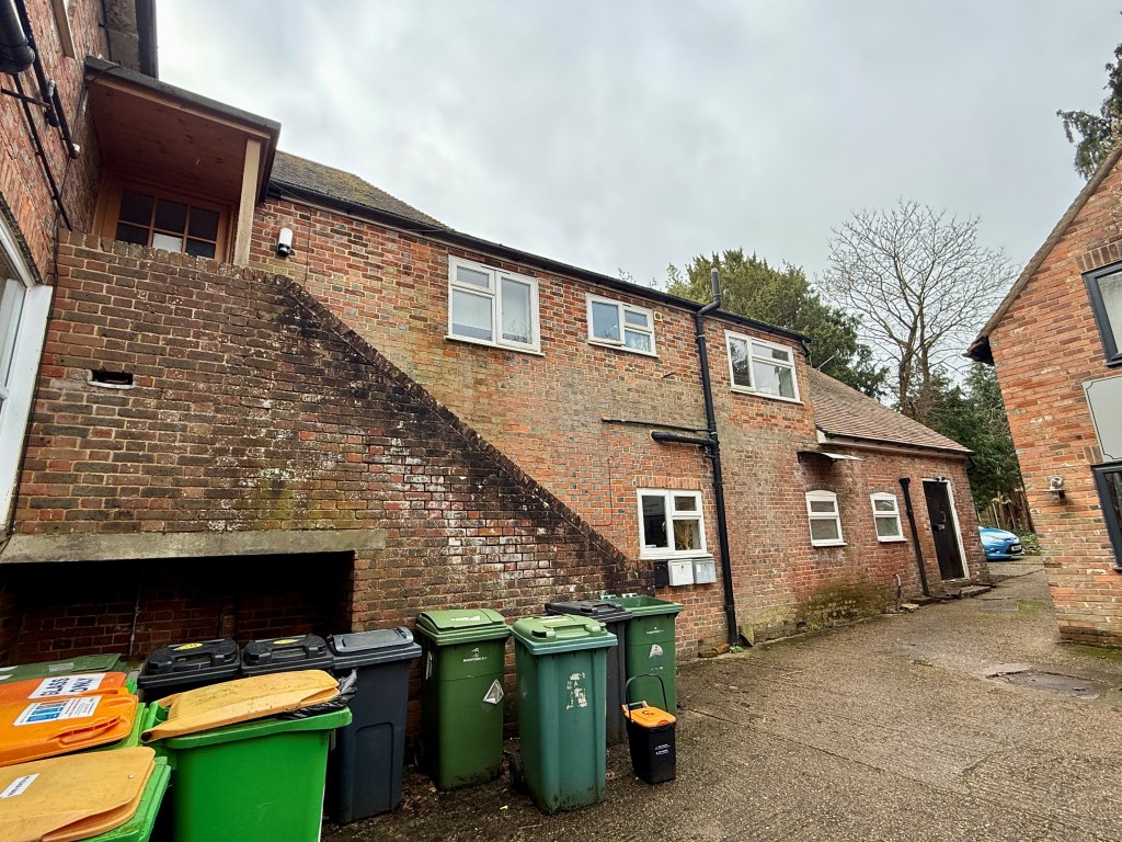 Lot: 10 - HIGH STREET INVESTMENT WITH POTENTIAL - Rear of building